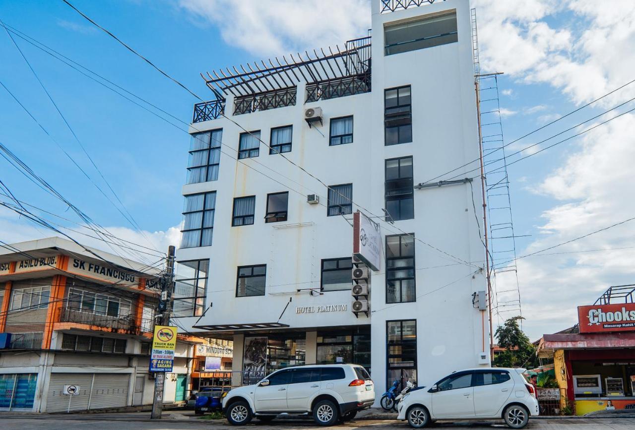 Reddoorz Plus @ Hotel Platinum Occidental Mindoro San Jose  Esterno foto