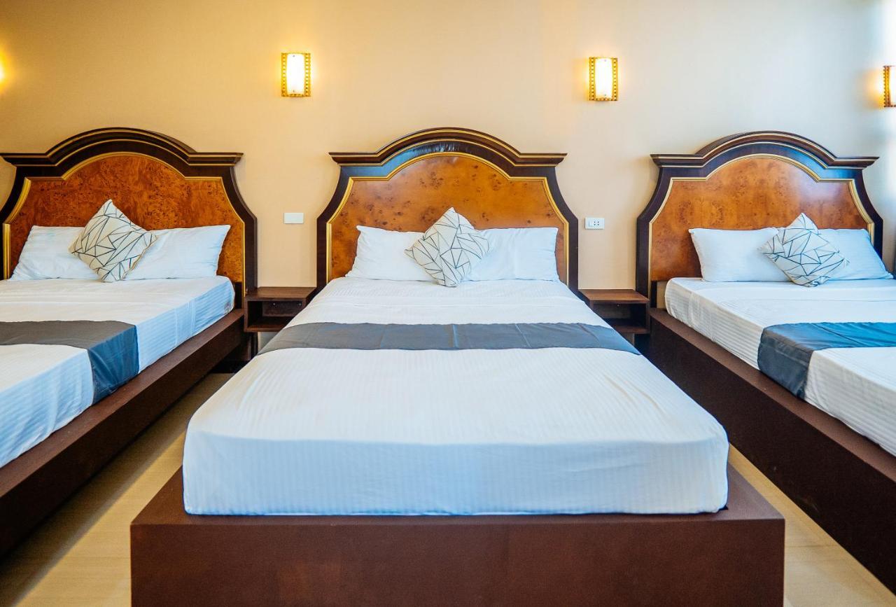 Reddoorz Plus @ Hotel Platinum Occidental Mindoro San Jose  Esterno foto