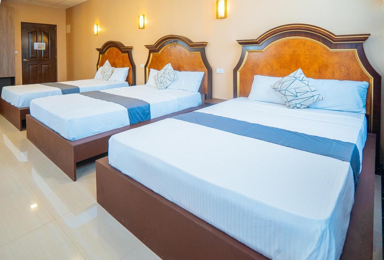Reddoorz Plus @ Hotel Platinum Occidental Mindoro San Jose  Esterno foto