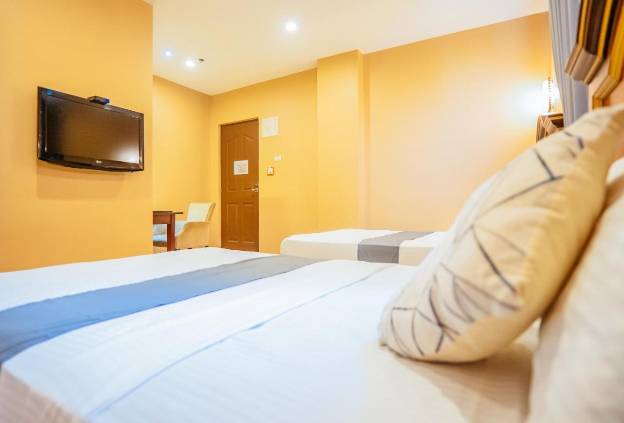 Reddoorz Plus @ Hotel Platinum Occidental Mindoro San Jose  Esterno foto